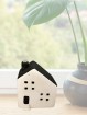 W Dekohaus aus Steingut LED mit schwarzem Dach, H x 12 cm